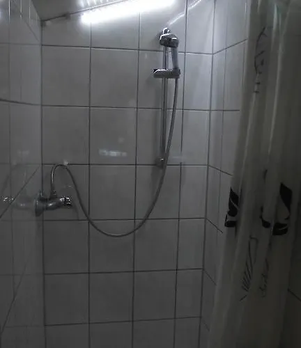 ベッド・アンド・ブレックファスト Neske 3*